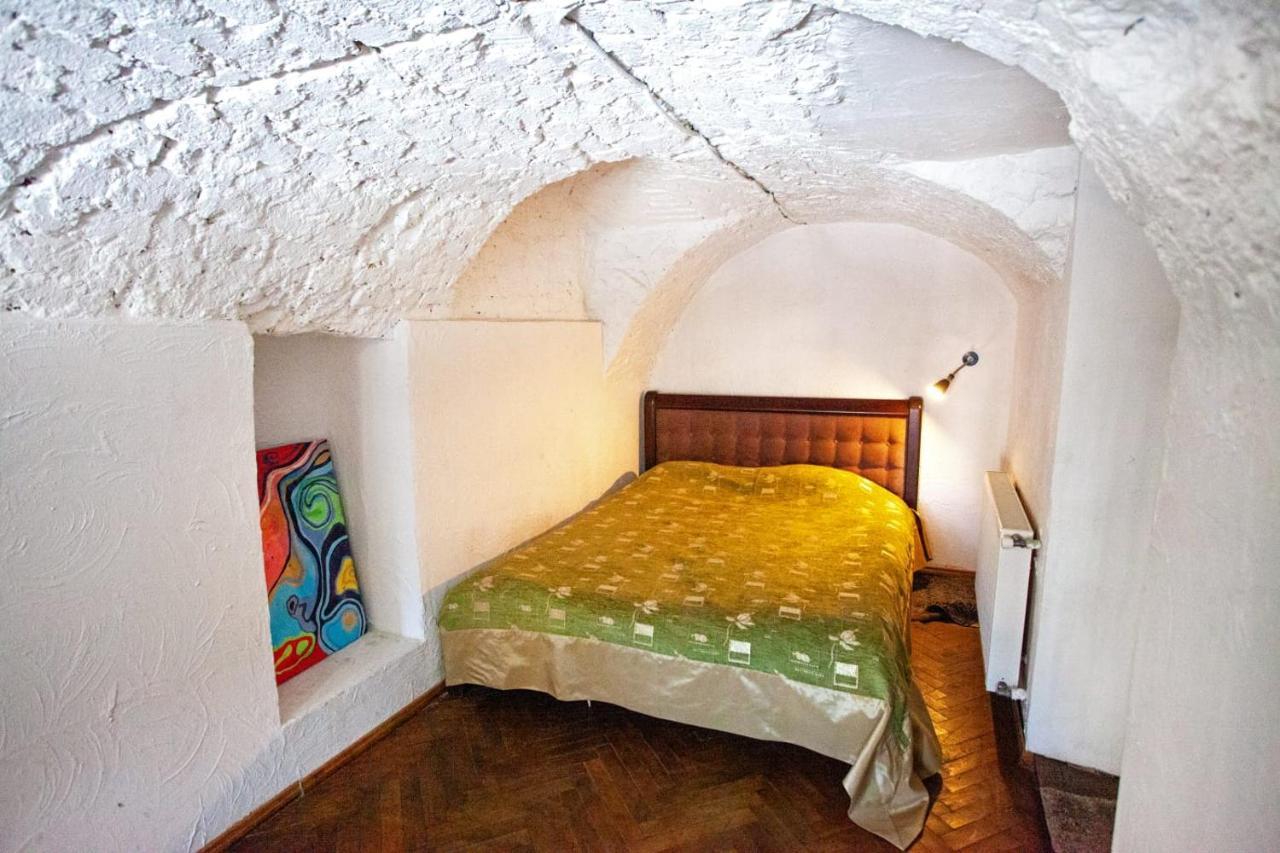 Artrooms -Round Windows Rynok Sq Lviv Dış mekan fotoğraf